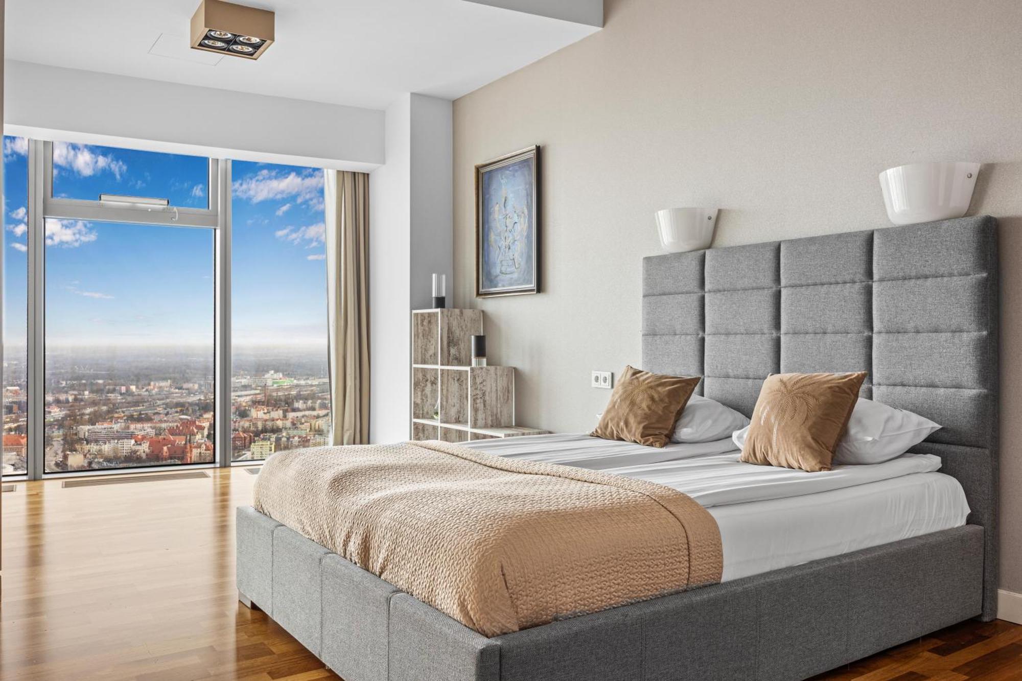 30Th+ Floor Apartments In Sky Tower Wrocław Kültér fotó